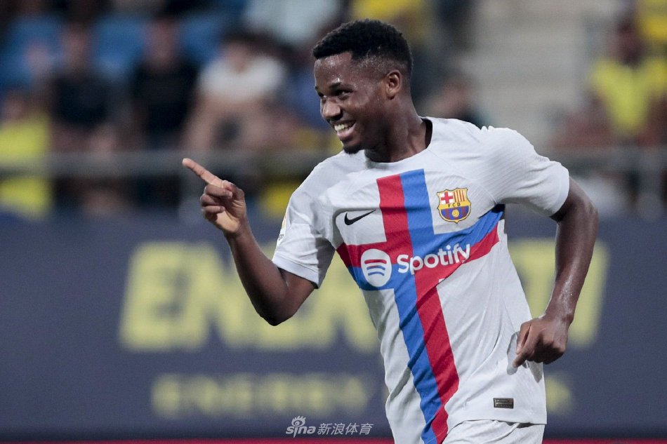 相比之下 相比之下