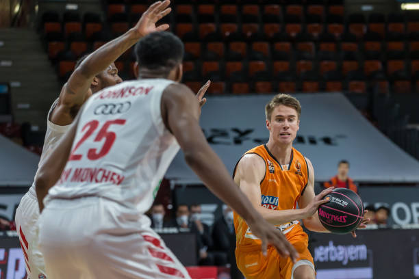 是令球迷们 是令球迷们